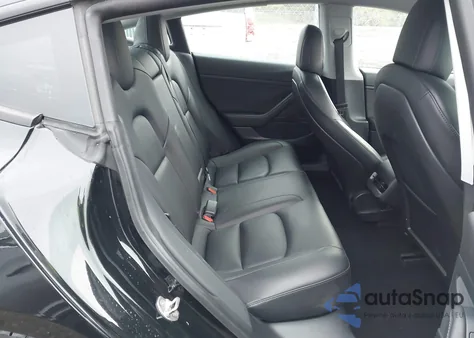 2021 Tesla Model 3 Standard Range Plus Rear-Wheel Drive z USA, uszkodzony, nr VIN 5YJ3E1EA1MF859319